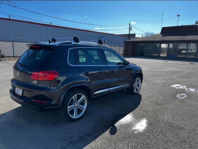 2016 Volkswagen Tiguan R-LINE